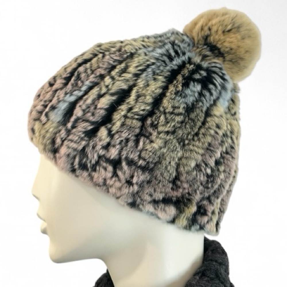 NWOT Dyed Rex Rabbit Knitted Beanie with Pom Pom